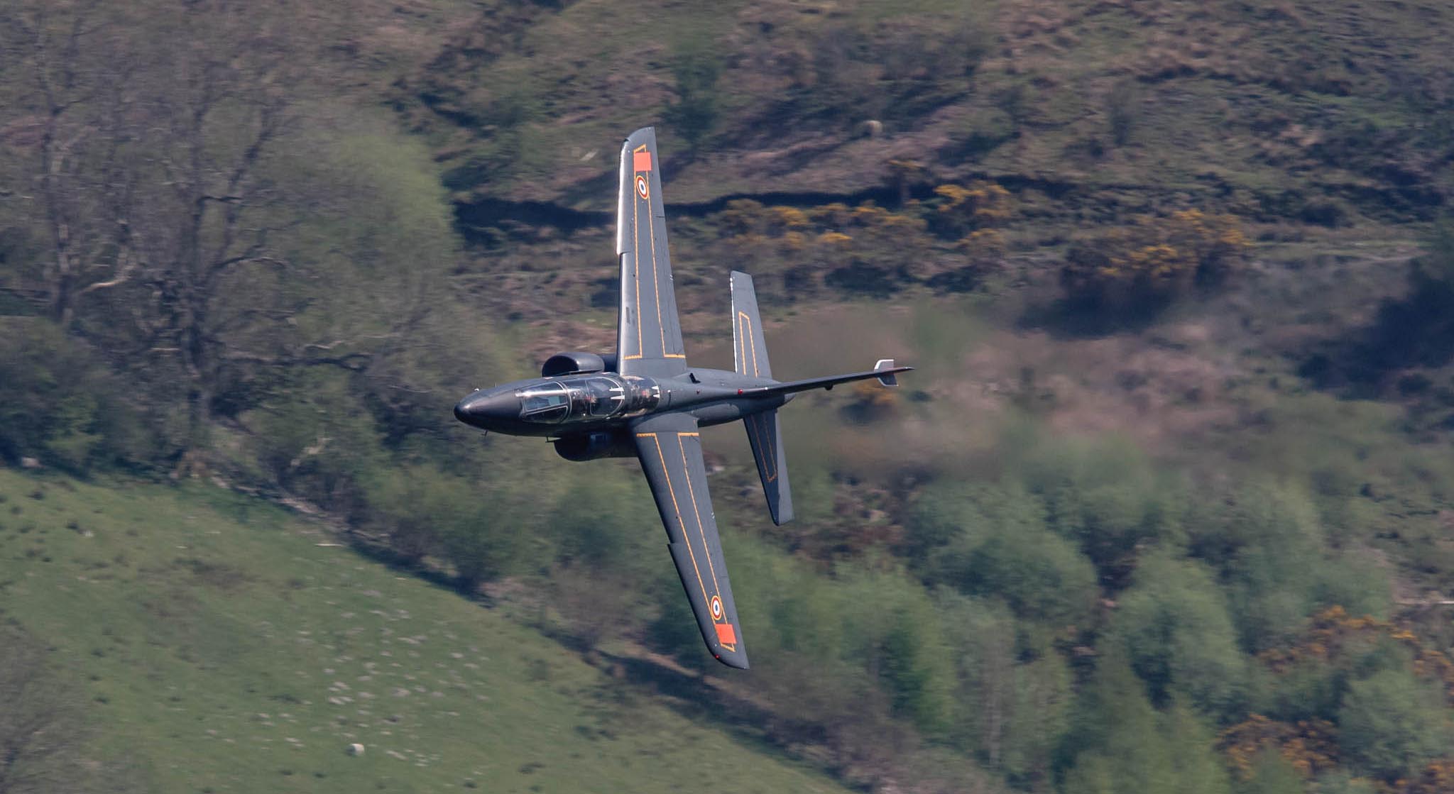 Aviation Photography low level flying