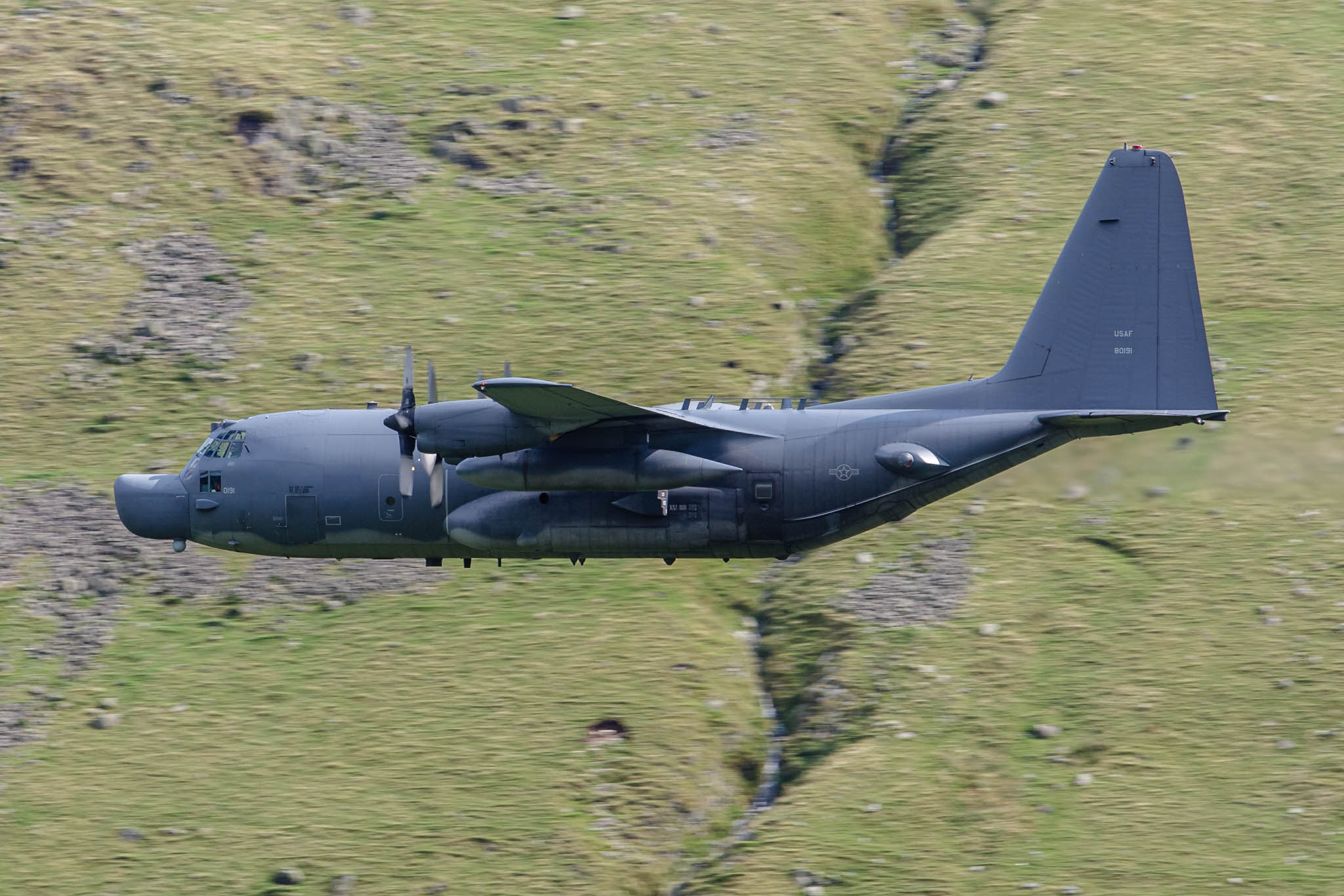 Aviation Photography low level flying