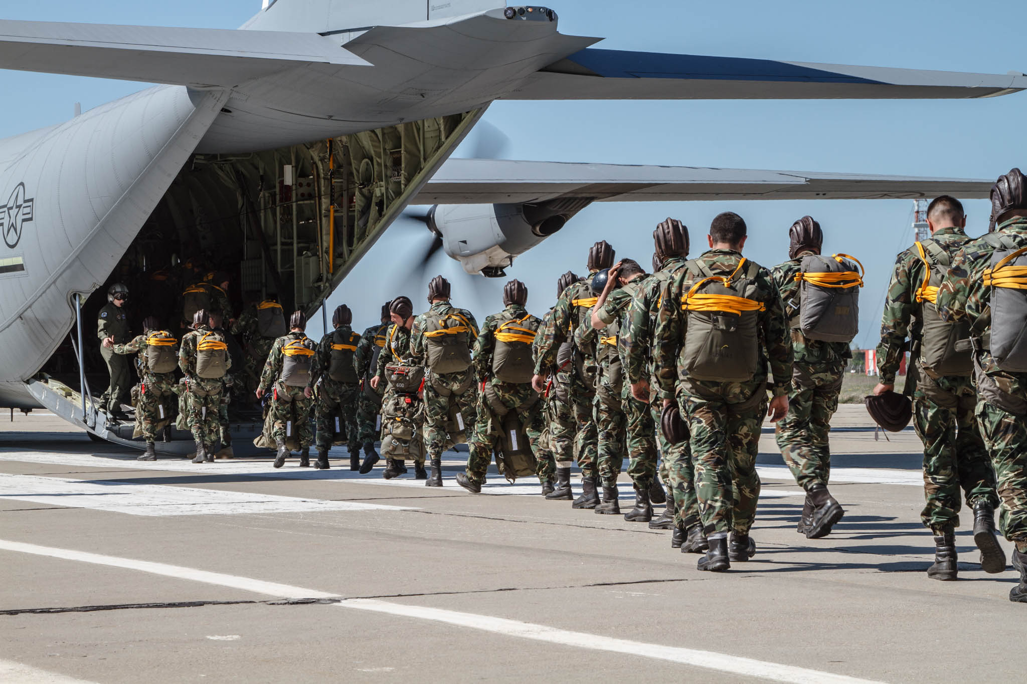 Bulgarian 68th Special Forces paratroopers embark, image 101_3861w6 Aviation Photography Bulgaria