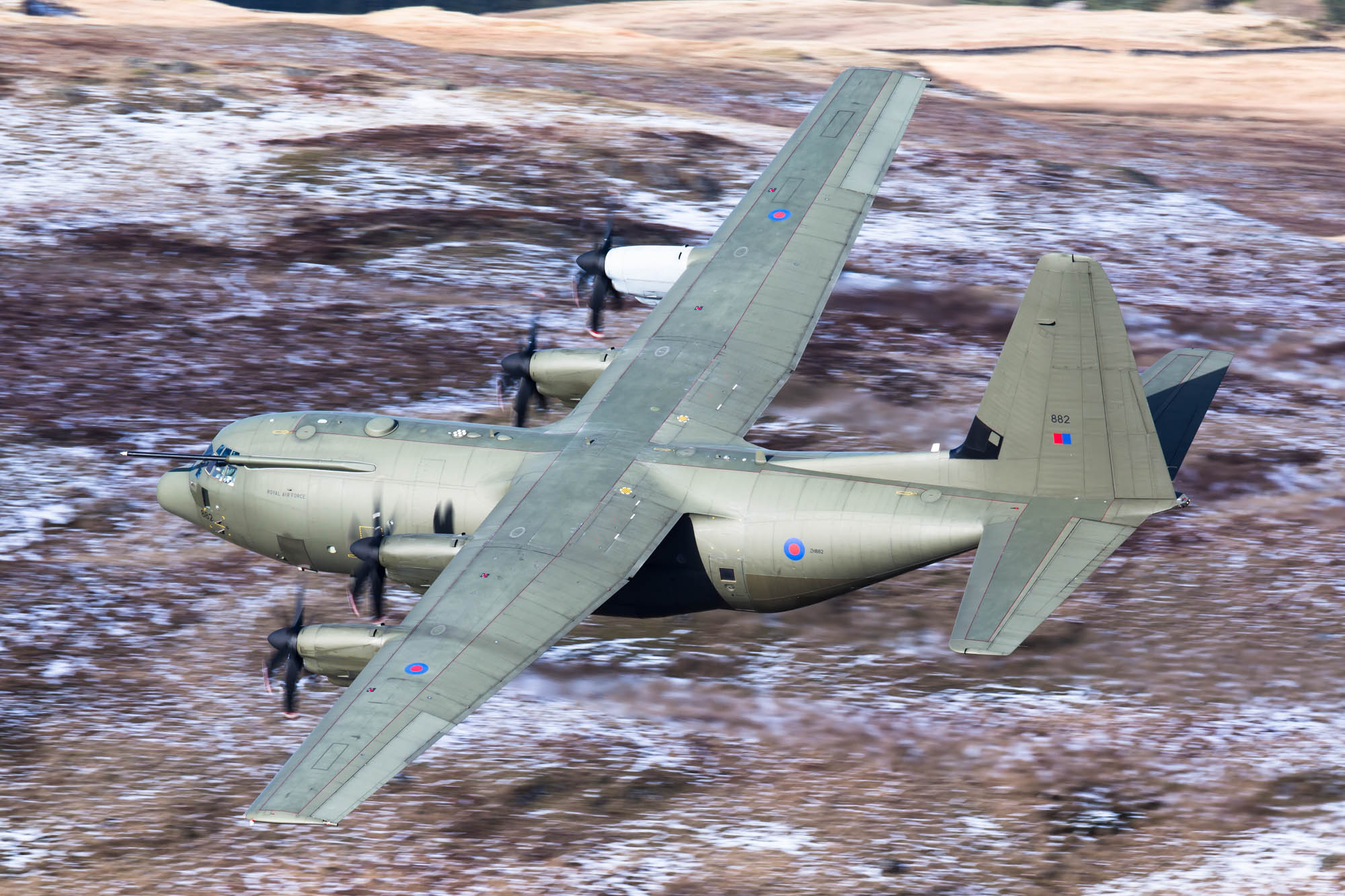 Aviation Photography low level flying