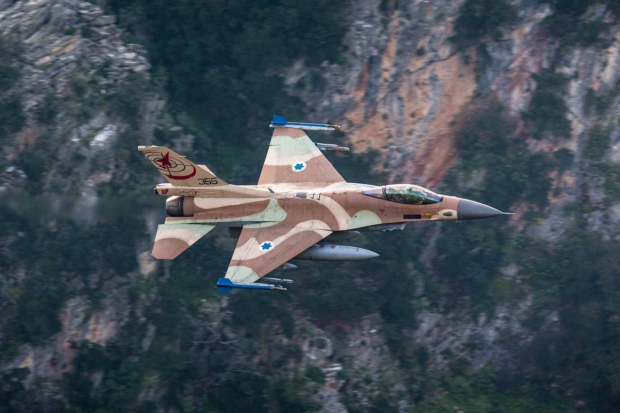 Image 161_9686w5+ Aviation Photography low level flying