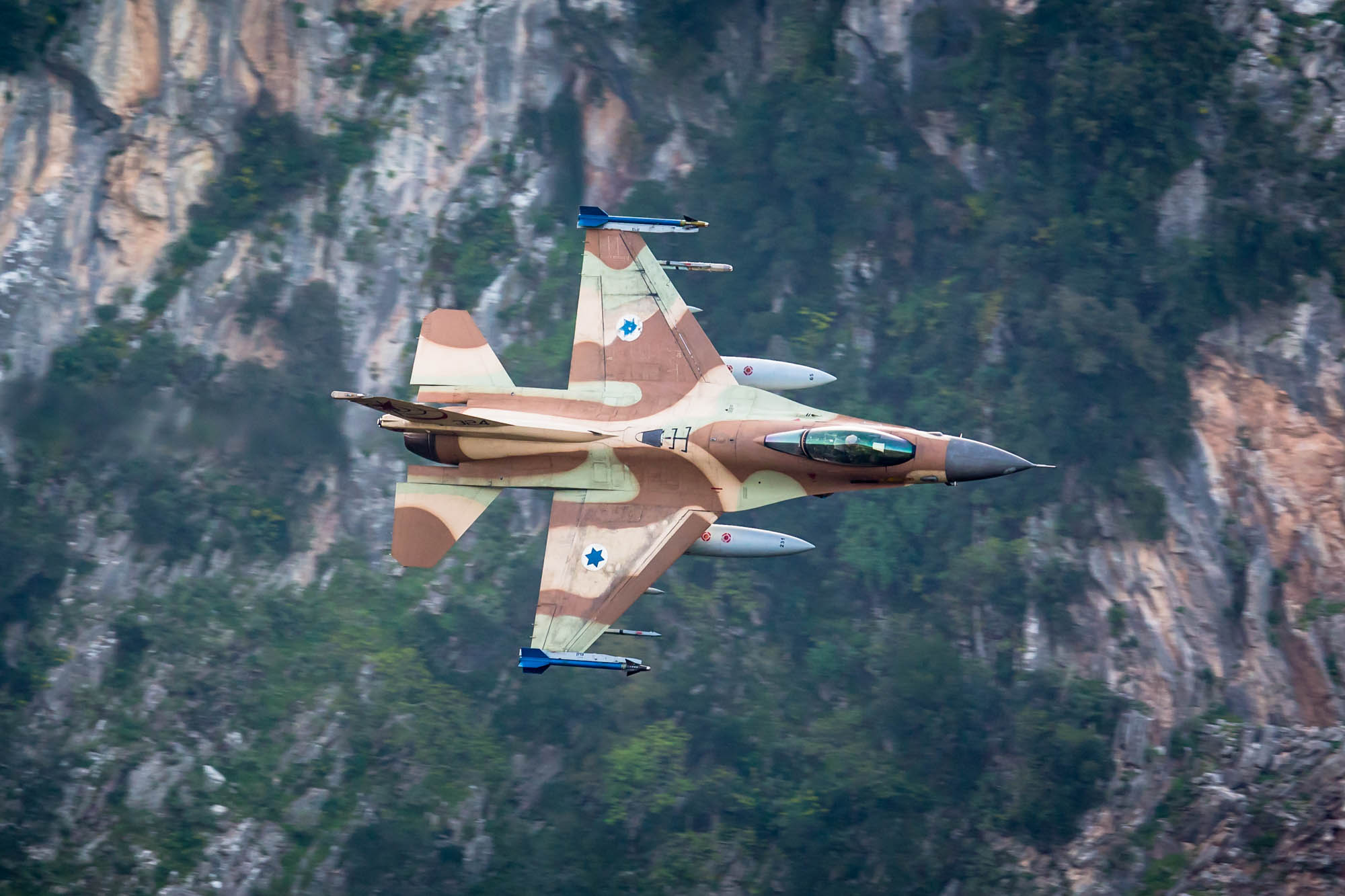 Aviation Photography low level flying