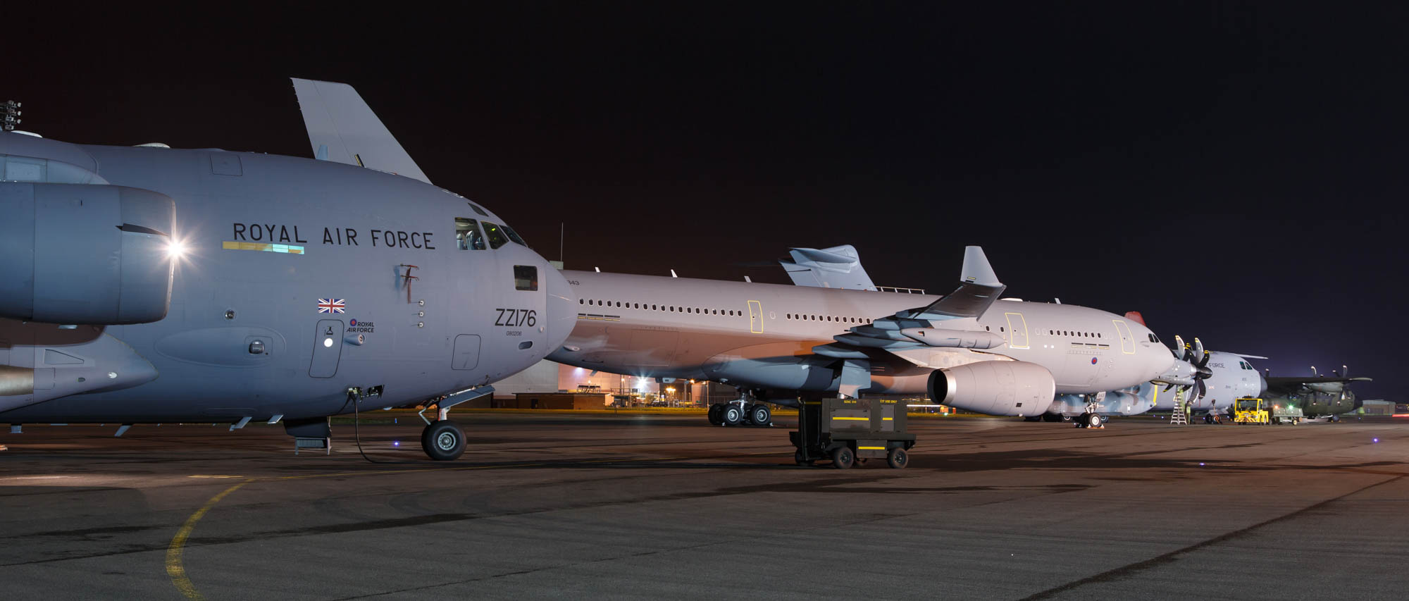 Image 163_3180ww8 RAF Brize Norton