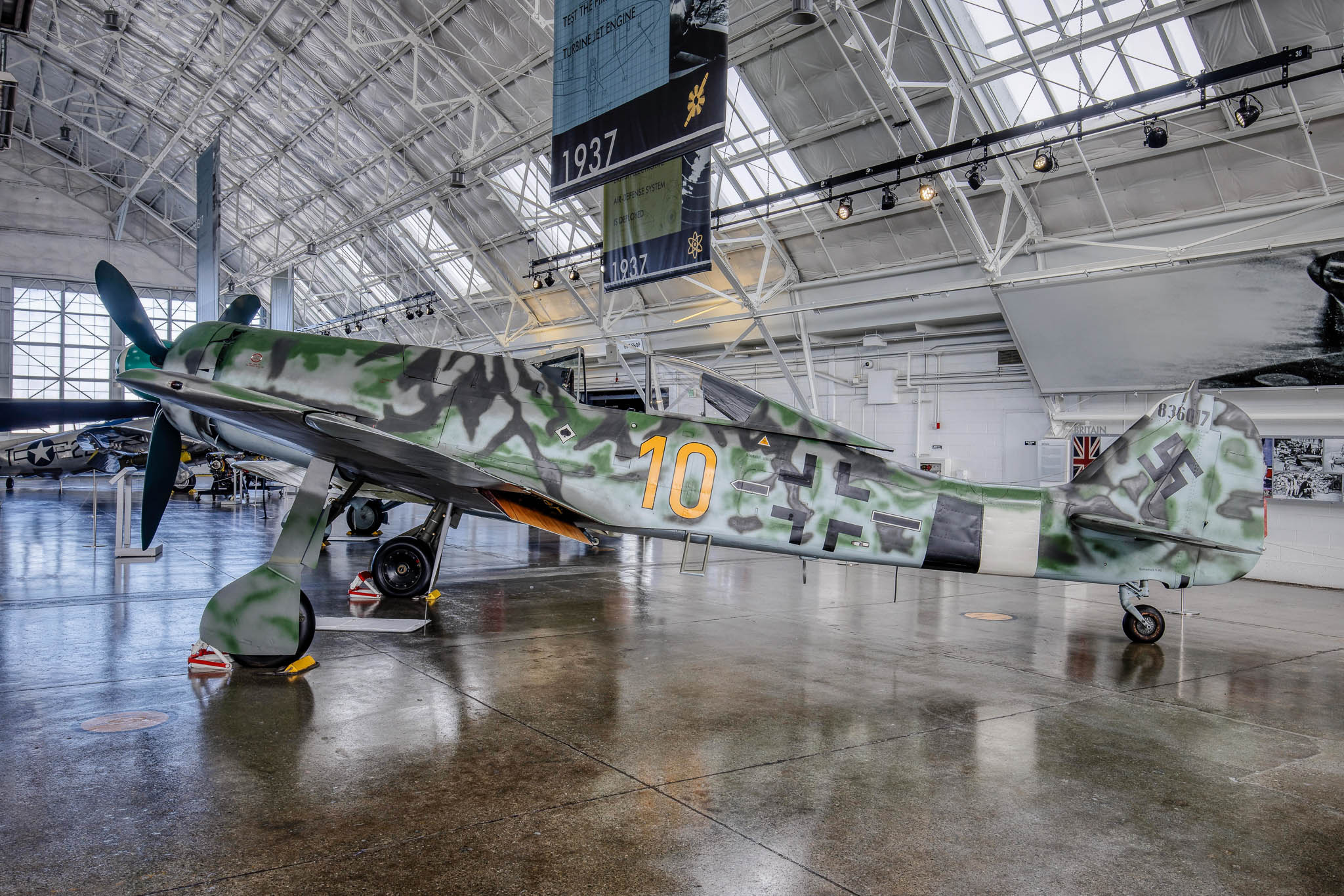 Image 242_5370hw9 Flying Heritage Collection