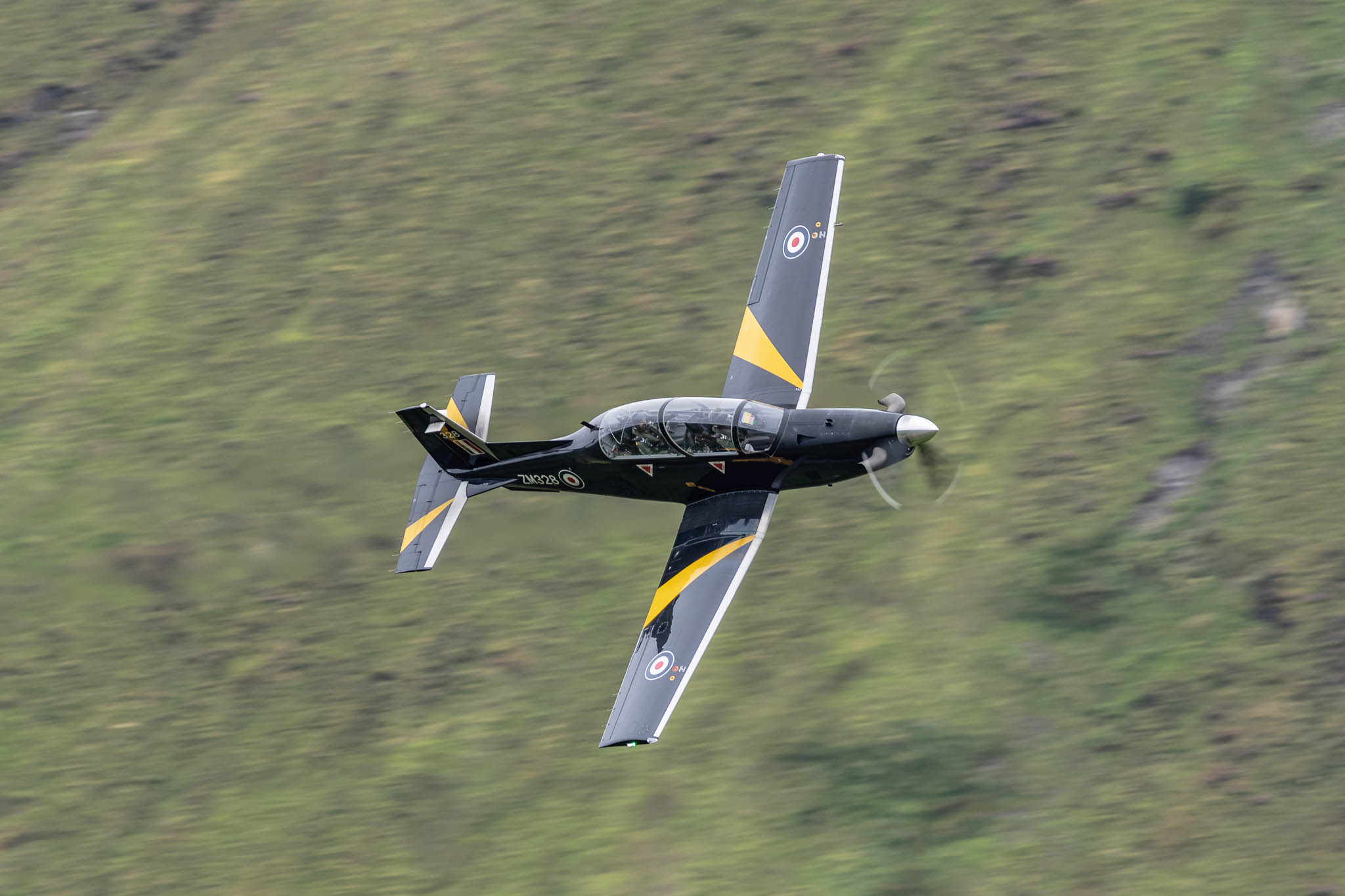Aviation Photography low level flying