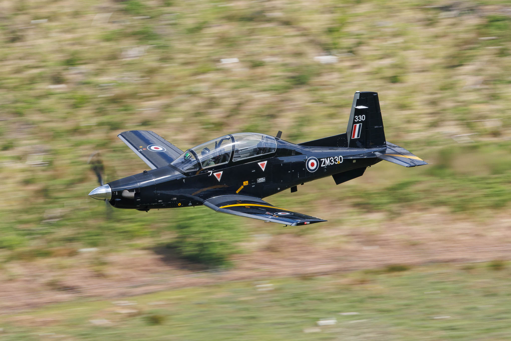 Aviation Photography low level flying