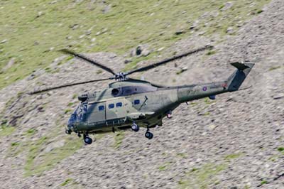 Aviation Photography low level flying