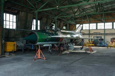 Fortele Aeriene Romne MiG-21