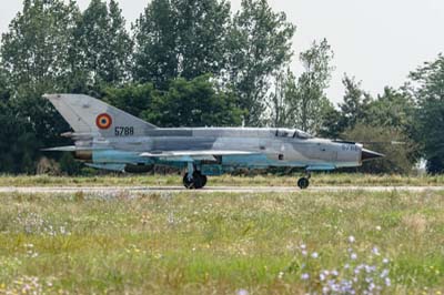 Fortele Aeriene Romne MiG-21