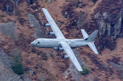 Aviation Photography low level flying