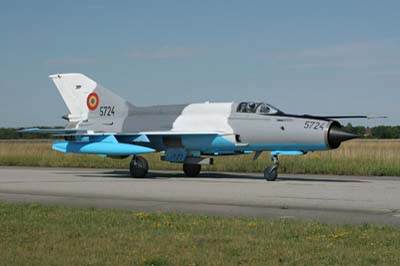 Fortele Aeriene Romne MiG-21