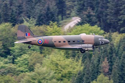 Aviation Photography low level flying