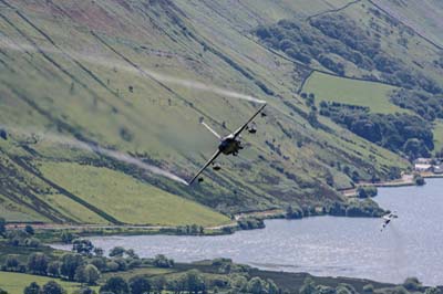 Aviation Photography low level flying