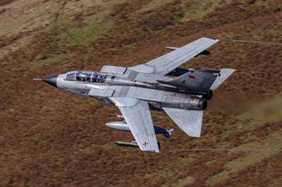 Aviation Photography low level flying