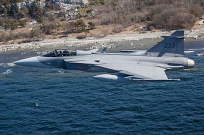 Aviation Photography low level flying