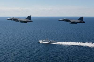 Aviation Photography low level flying