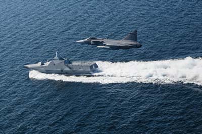 Aviation Photography low level flying