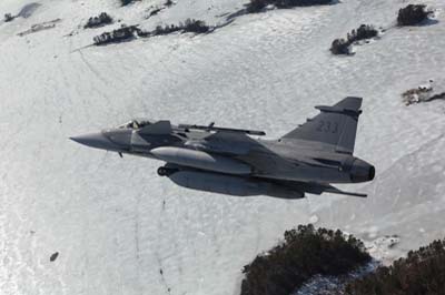 Aviation Photography low level flying