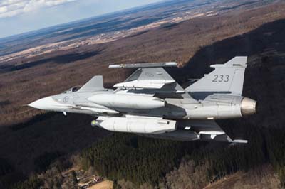 Aviation Photography low level flying