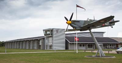 Replica Spitfire outside the museum, click to enlarge image 132_5720w8