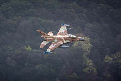 Aviation Photography low level flying