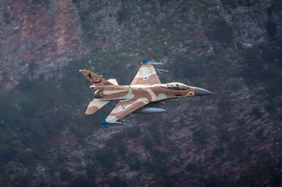 Aviation Photography low level flying