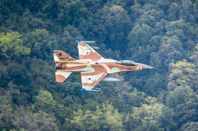 Aviation Photography low level flying