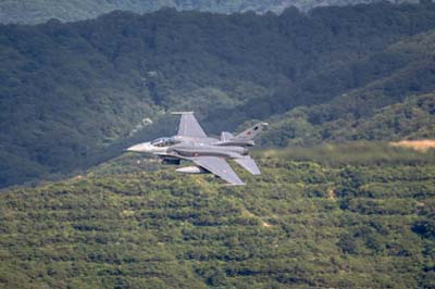 Aviation Photography low level flying