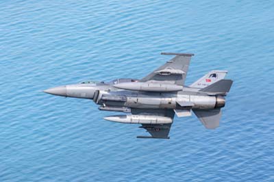 Aviation Photography low level flying