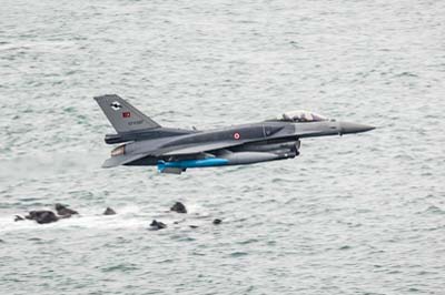 Aviation Photography low level flying