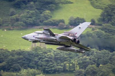 Aviation Photography low level flying