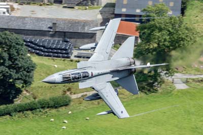 Aviation Photography low level flying