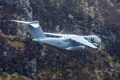 Aviation Photography low level flying