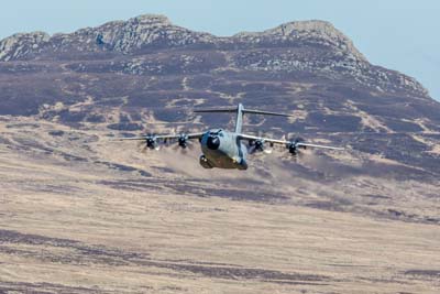 Aviation Photography low level flying