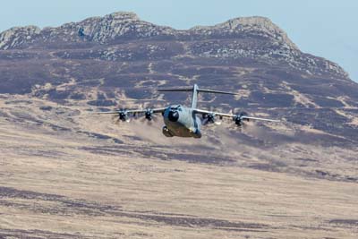 Aviation Photography low level flying