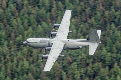 Aviation Photography low level flying