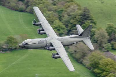 Aviation Photography low level flying