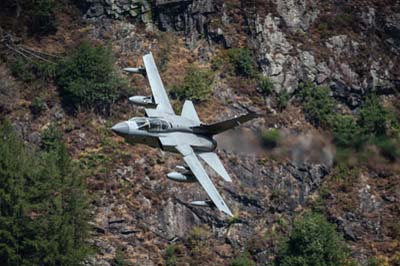 Aviation Photography low level flying