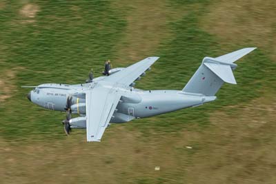 Aviation Photography low level flying