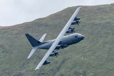 Aviation Photography low level flying