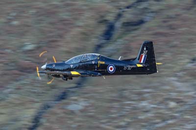 Aviation Photography low level flying
