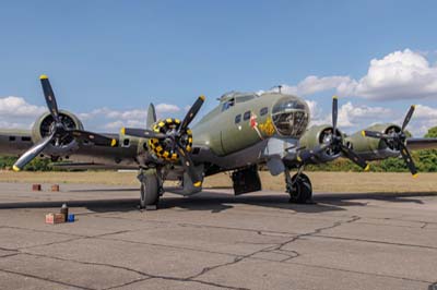 B-17G Flying Fortress-Masters of the Air