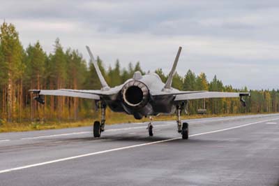 Aviation Photography low level flying